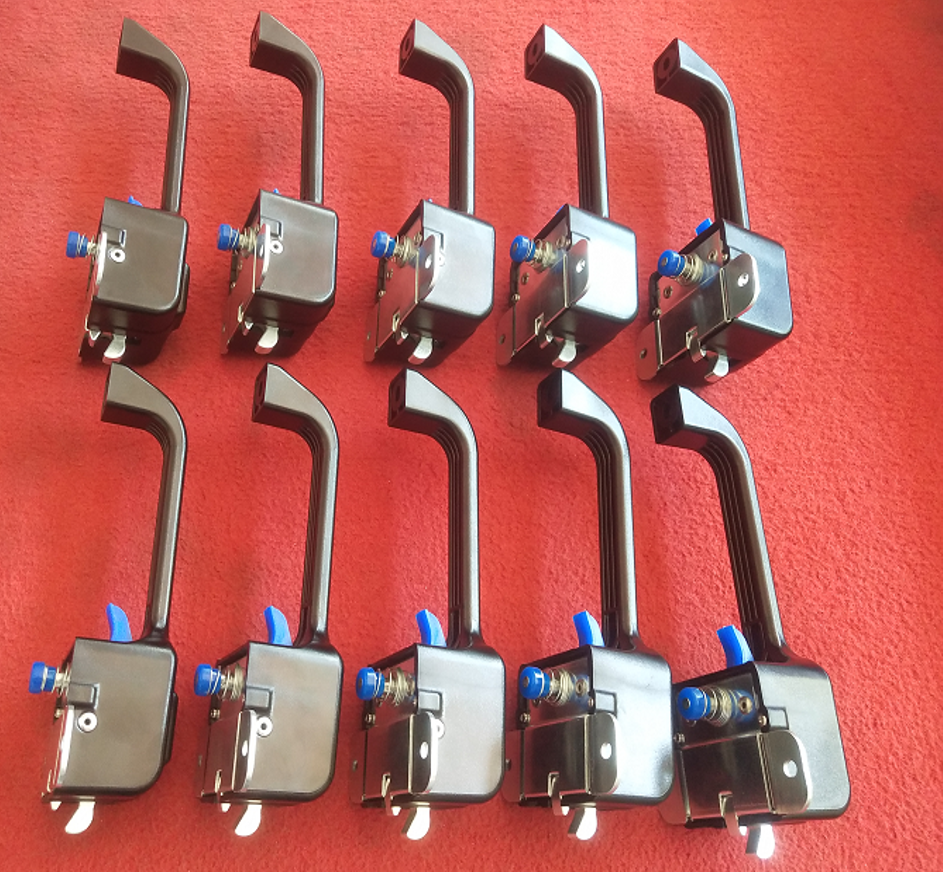 Construction Machinery Inward-Opening Door Lock (DY210-K13)
