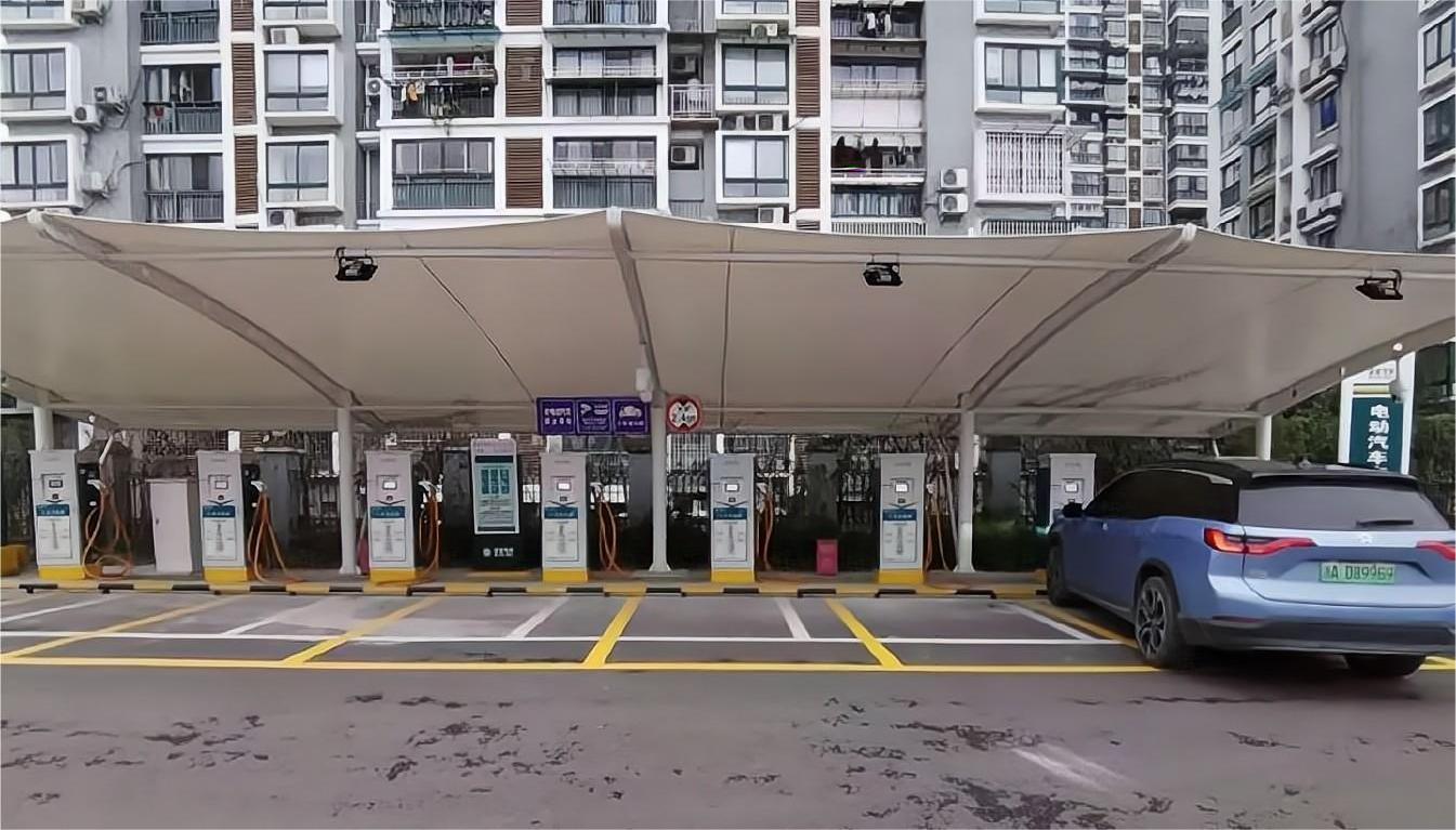 中田物联丨充电站建设助力百姓绿...