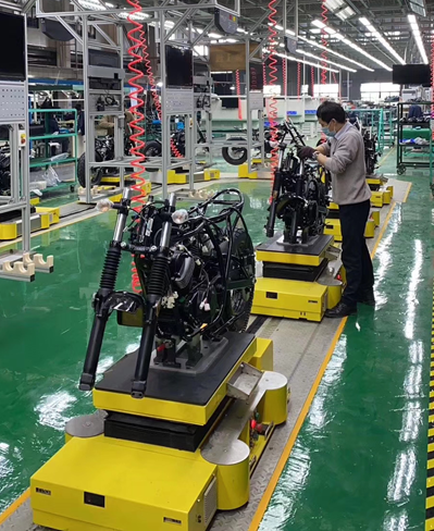 新型產線普遍應用方式，是用 搬運機器人替代傳統流水線。更適合重載運輸 和靈活的制程和流程柔性。
