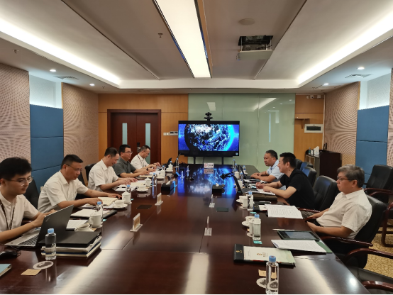 邱英文等高层领导;中国矿产资源与材料应用创新平台秘书长陈宇清,中煤