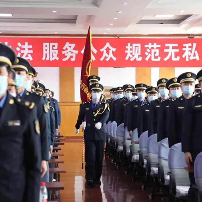  火灵鸟产品在各级工商局、税务局、城管局、质监局、安监局、药监局、旅游局和文广新局等部门部署，形成作战指挥平台，解决远程指挥调度情报信息不准、数 据共享有限 、指令下达滞后 、实时监控困难 、协同作战不力和现场反应被动等问题，真正实现了各单位、各部门和各执法人员的统一协调和统一指挥，全面提升行政执法机关扁平指挥、精确处置和综合作战的水平