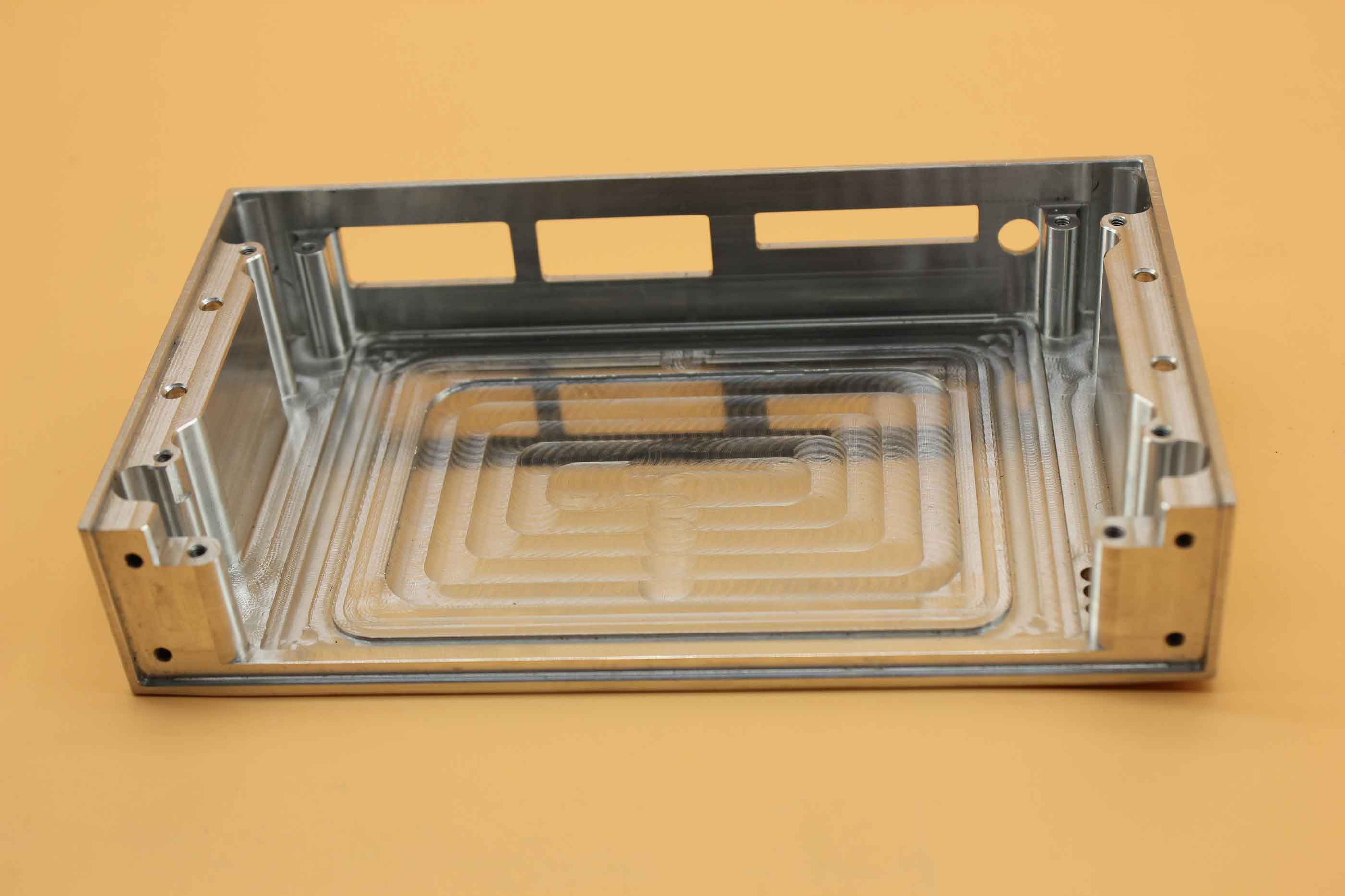 Technology: Computer Gong + sandblasting anode