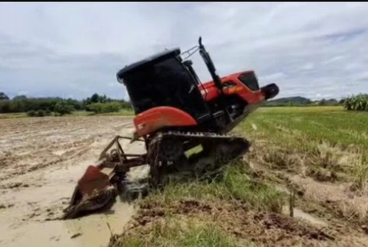 CF-1202 120HP all terrain crawler tractor