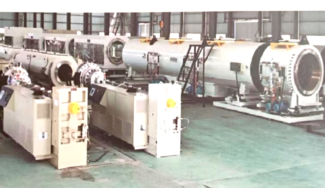 Large caliber HPDE pipe production line