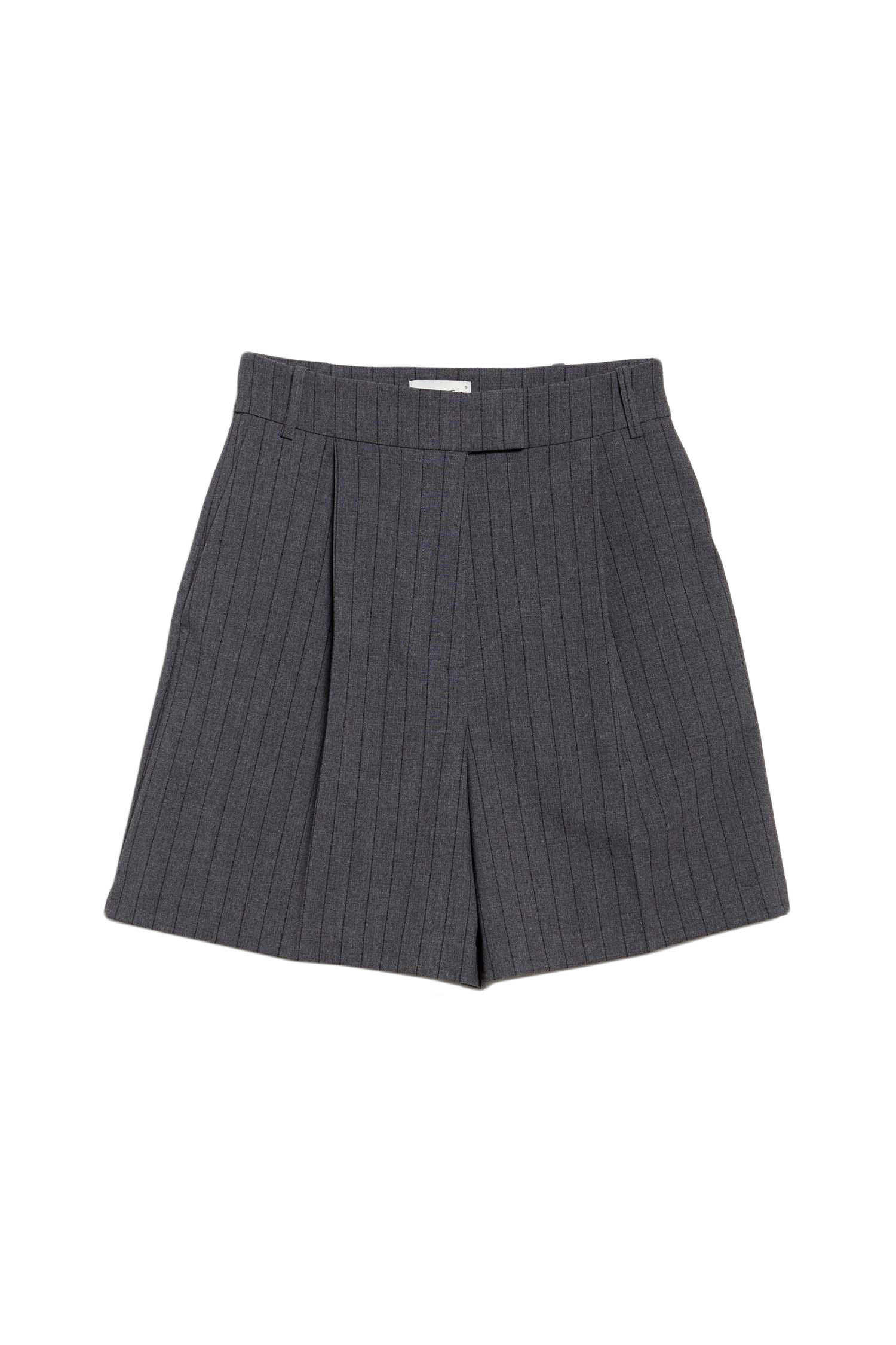 pleated-shorts