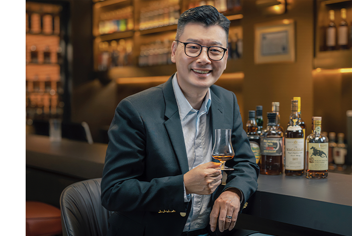 苏格兰执杯者协会终身会员,「好酒好蔡」掌门人,「蔡昊精选」主理人