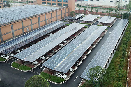 工程地点：湖南湘潭皇爷槟榔食品
电站类型：分布式光伏发电系统
项目容量：3.2MW
年发电量：约350万kW∙h