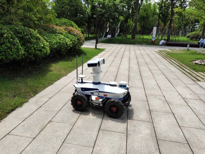 园区辅助巡查，巡逻车轨道车巡查。视频和数据共享