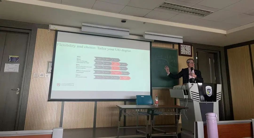 伯明翰大学为北外国际预科理工专业方向学生开展宣讲会