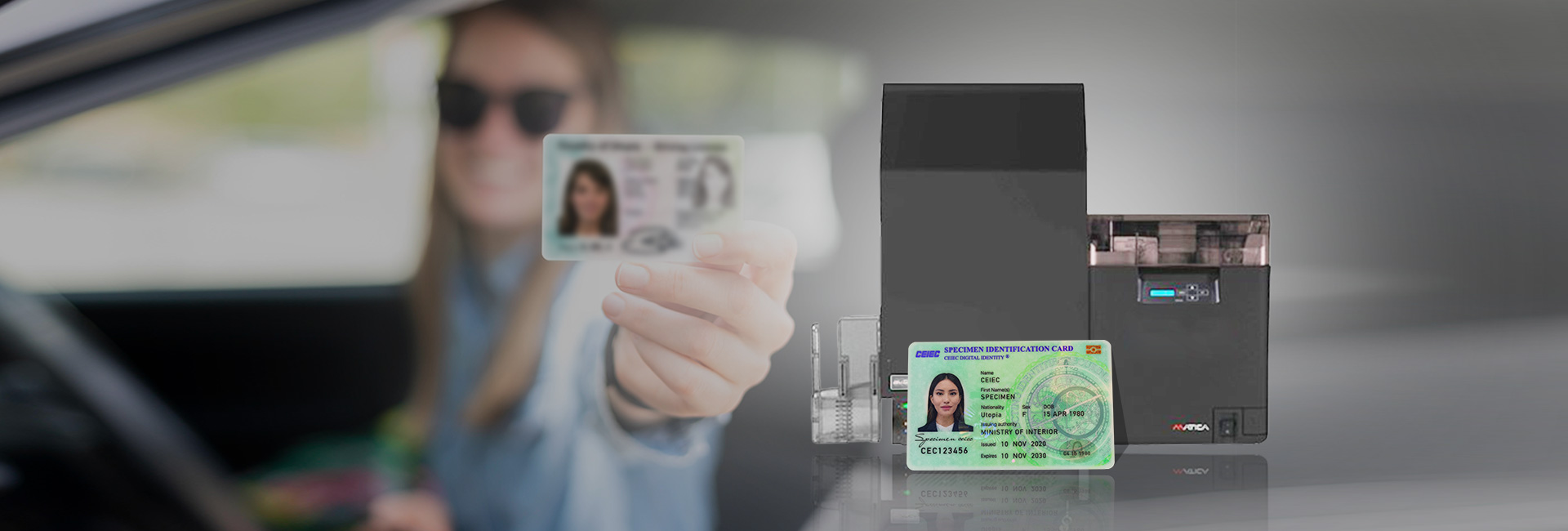 彩色打印、激光刻蚀和联机覆膜
为证卡个人化提供更高防伪特性