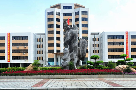 合作方：佛山科学技术学院
项目区域：学生宿舍     主要负责：窗帘采购安装