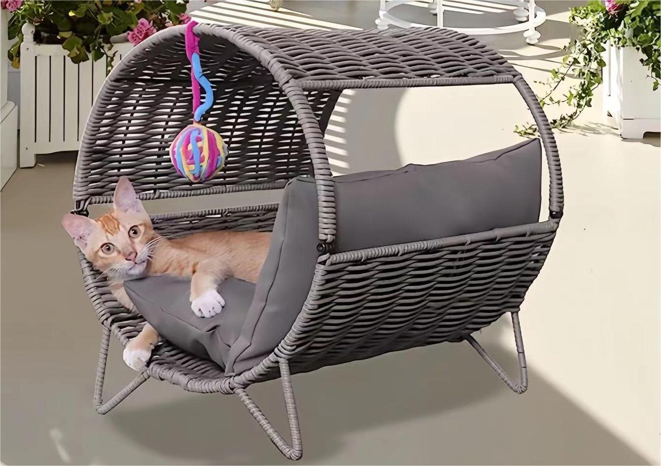 CONTEMPORARY DESIGN: Your cats will love this detachable wicker cat bed and stand with a modern design brings exciting new options for sleep and play while adding contemporary decor to any room.
SECURE DURABLE MATERIALS: Made with hand-woven, durable rattan this cat bed lounger can endure sharp claws and creates a healthy and secure space for your furry friend.