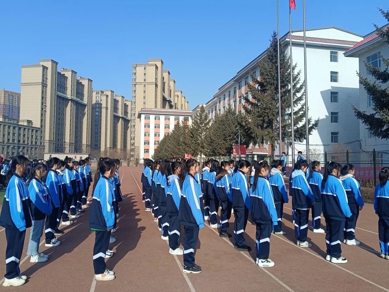 清明祭英烈传承爱国心北华大学师范分院学前教育二系升旗仪式