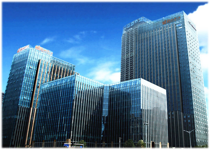 长城大厦位于北京市苏州街,中关村高科技发展区中部,大厦占地面积1万余平方米,总建筑面积为4万余平方米，是设施齐全的多功能高档大厦。此项目厨房热水及洗浴热水共选用 4台 标准型系列产品：
2台：BCE-80-24（300L  24KW ）
2台：BCE-80-36（300L  36KW ）
巨浪热水器致力于优化系统方案，为客户创造全方位的价值。深得工程部管理人员的信赖。

