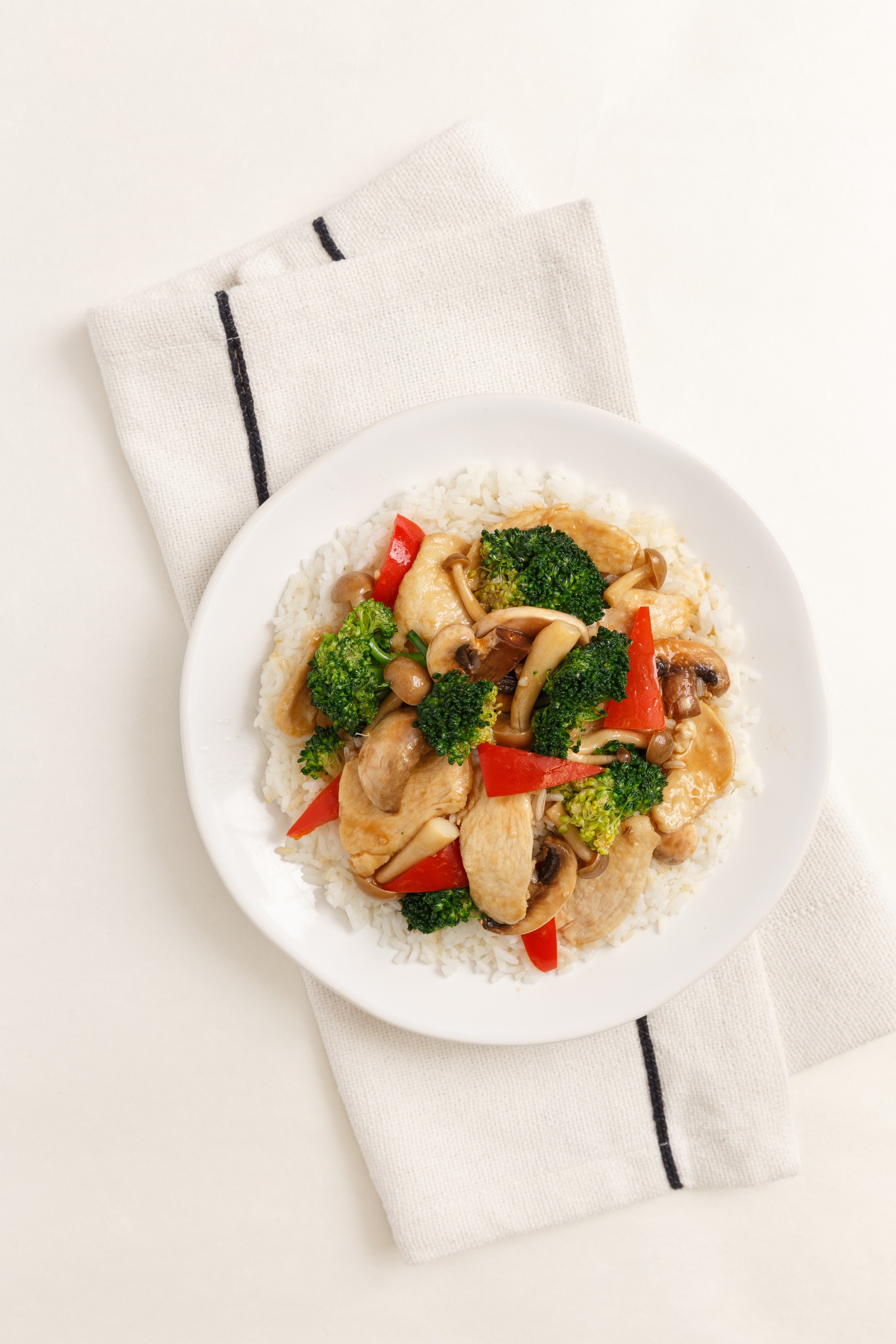 Chicken with Broccoli Mushrooms Overhead Styled Plain (2)