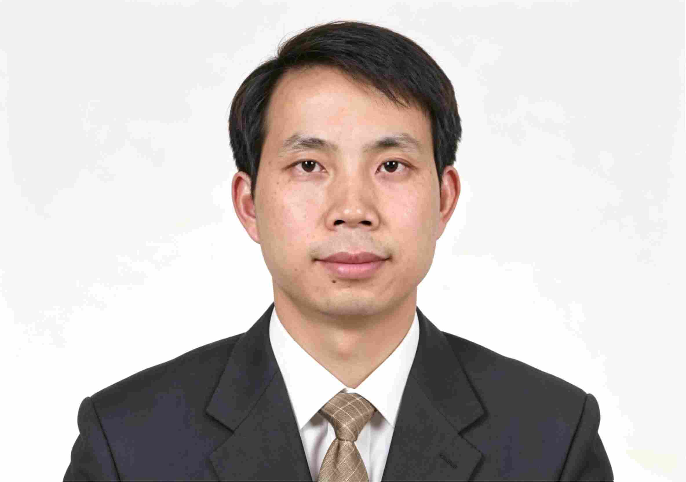 何光权律师毕业于上海海事大学
获工学航海技术学士和法学海商法硕士学位
英国斯旺西大学法学国际商法和国际贸易法硕士学位
海商法硕士学位