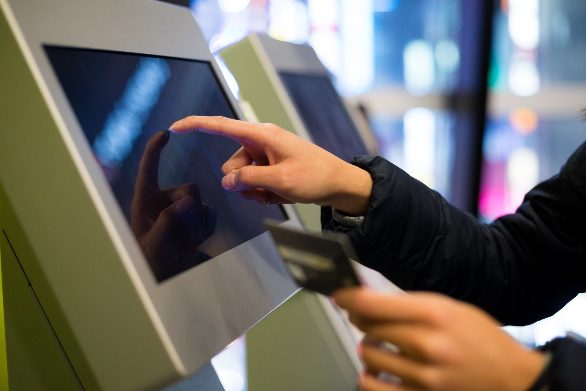 Enhancing sales
Simplified payment methods
Monitor transactions
Keep transactions secure