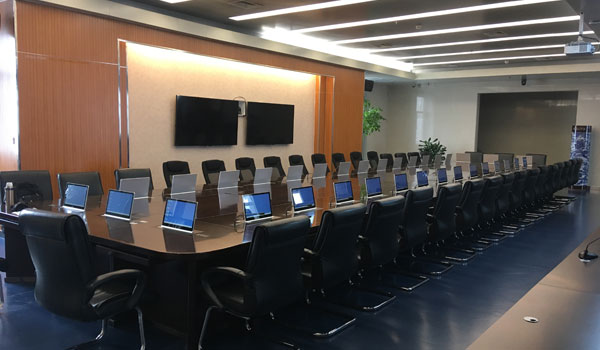 不仅能看主讲人分享的屏幕，还能自己编辑，甚至可以把自己屏幕内容分享给其他人