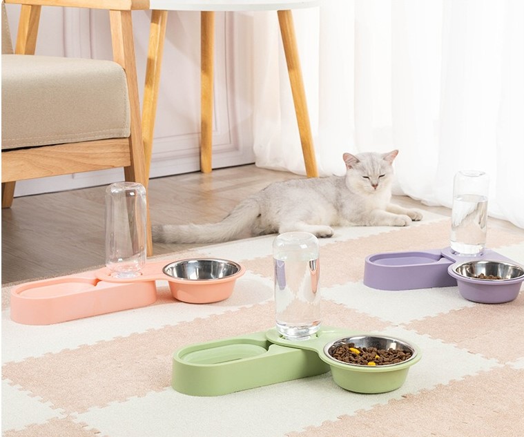 Rotating Food and Water Dish